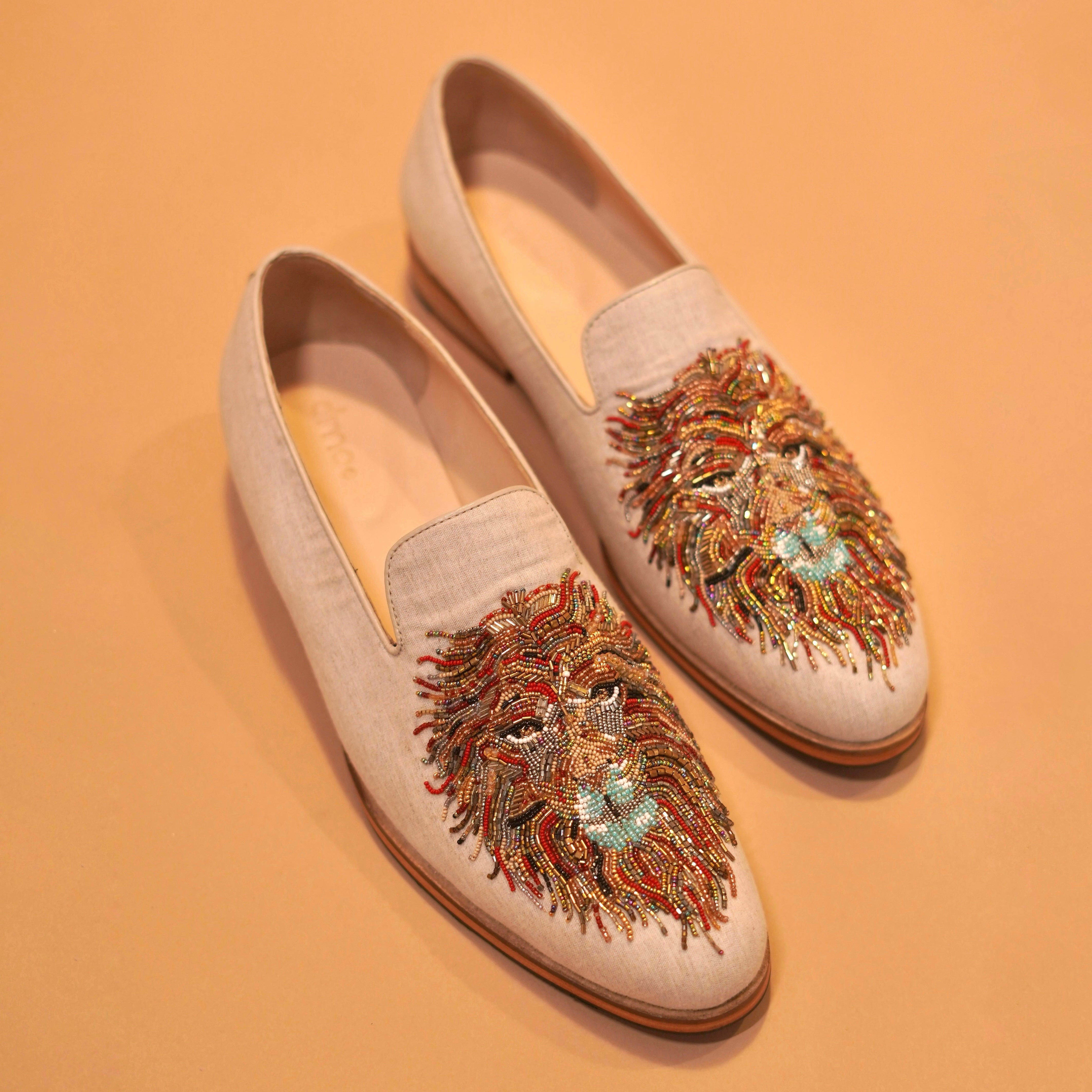 Avorio | Ivory leather zardozi embroidered loafers